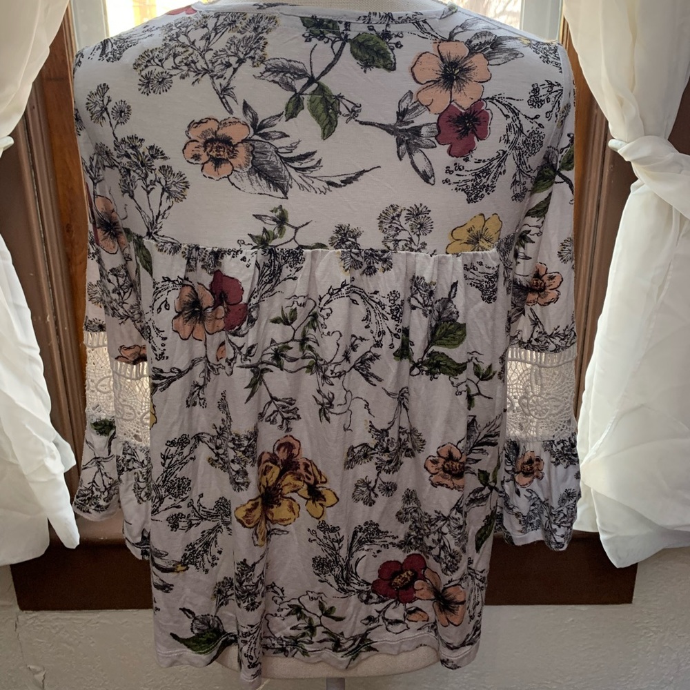 Flowy top - Picture 3 of 4
